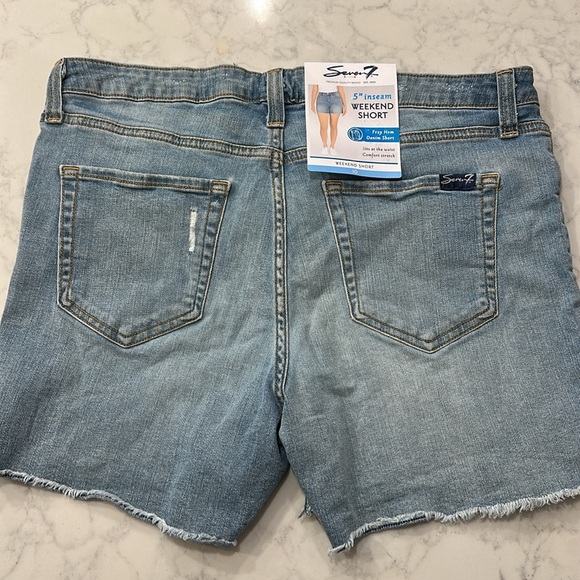 NWT Seven7 Weekend Shorts 5” Inseam Medium Wash Raw Hem Size 10 - Picture 2 of 4
